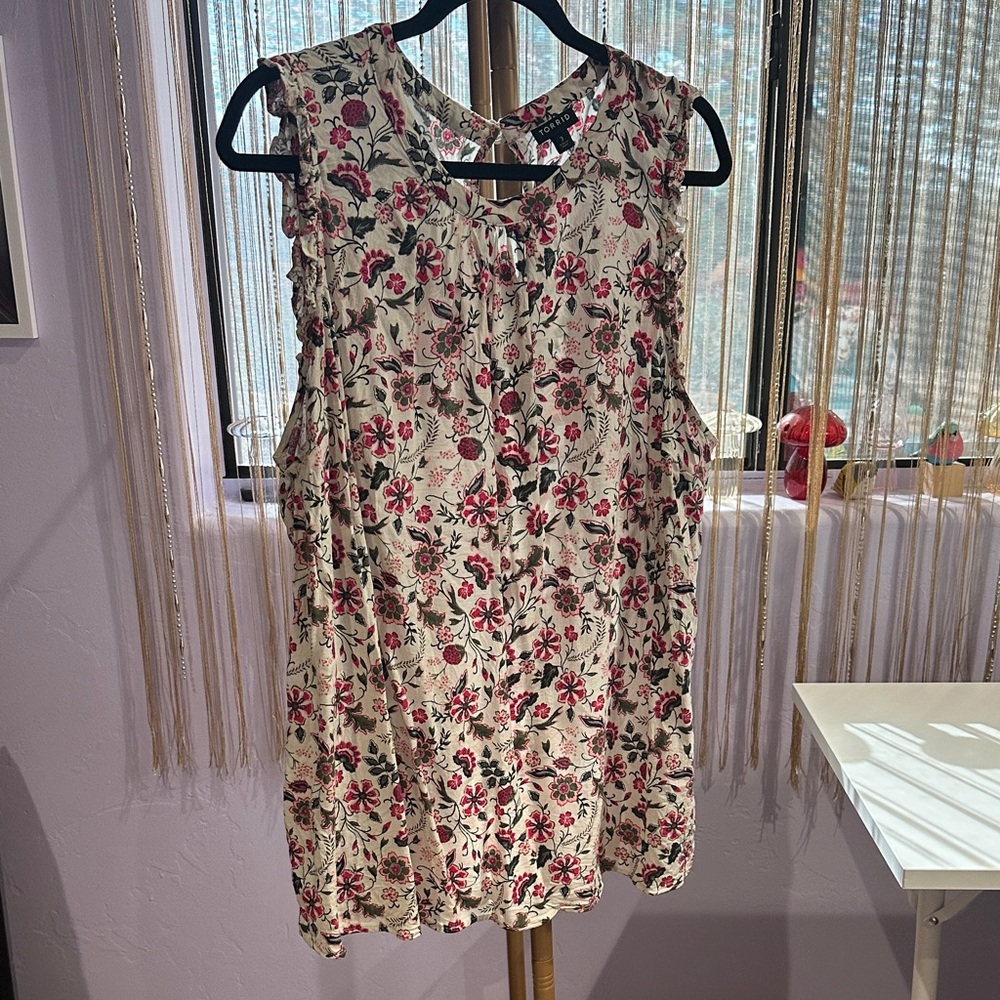Torrid Floral Sleeveless Top